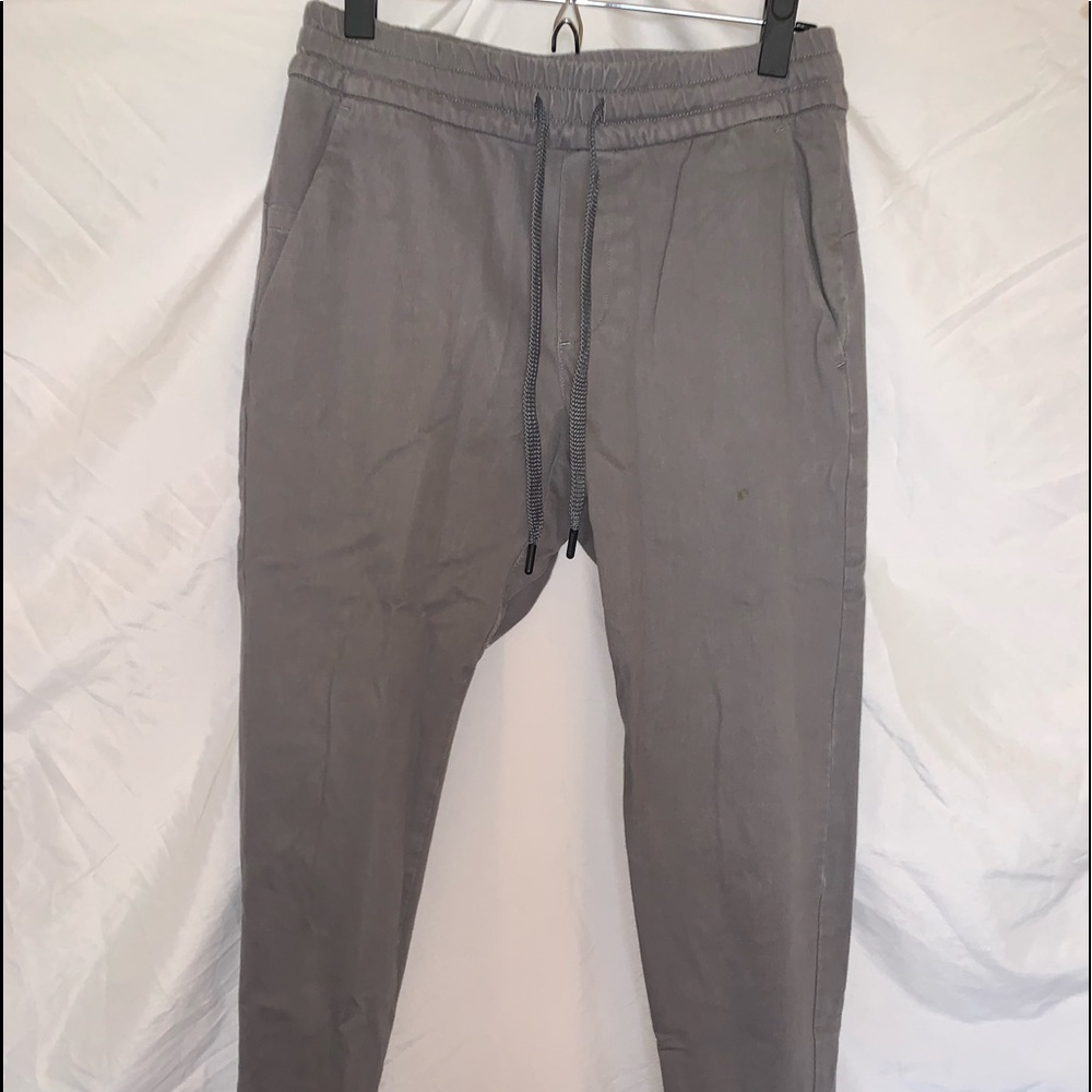 MEN’S Gray Khaki Pants